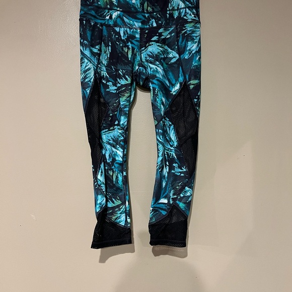 Athleta Napali Mesh Sonar Capri Leggings Floral Tropical Women's Small - Picture 2 of 7